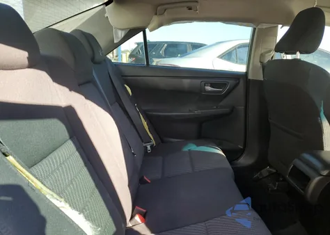 2015 Toyota Camry Le z USA, uszkodzony, nr VIN 4T1BF1FK9FU474287